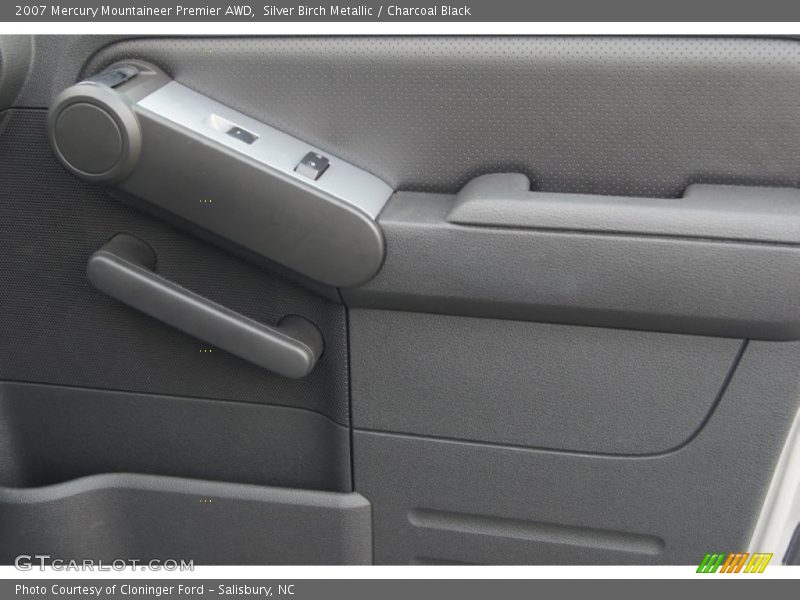 Silver Birch Metallic / Charcoal Black 2007 Mercury Mountaineer Premier AWD