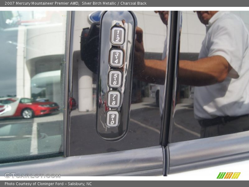 Silver Birch Metallic / Charcoal Black 2007 Mercury Mountaineer Premier AWD