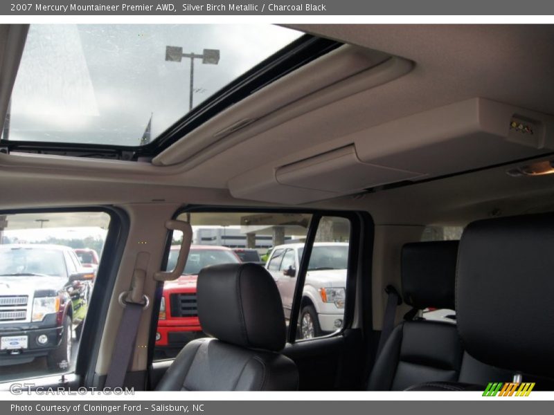 Silver Birch Metallic / Charcoal Black 2007 Mercury Mountaineer Premier AWD