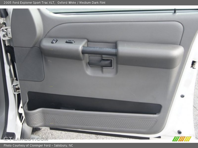 Door Panel of 2005 Explorer Sport Trac XLT