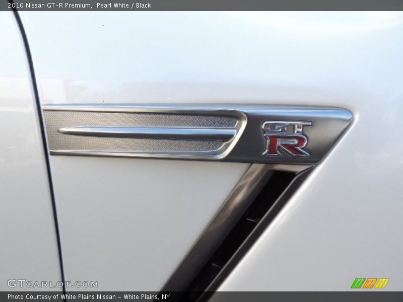 Pearl White / Black 2010 Nissan GT-R Premium