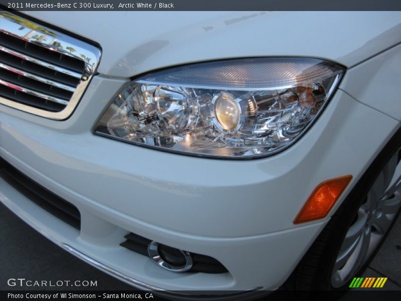 Arctic White / Black 2011 Mercedes-Benz C 300 Luxury