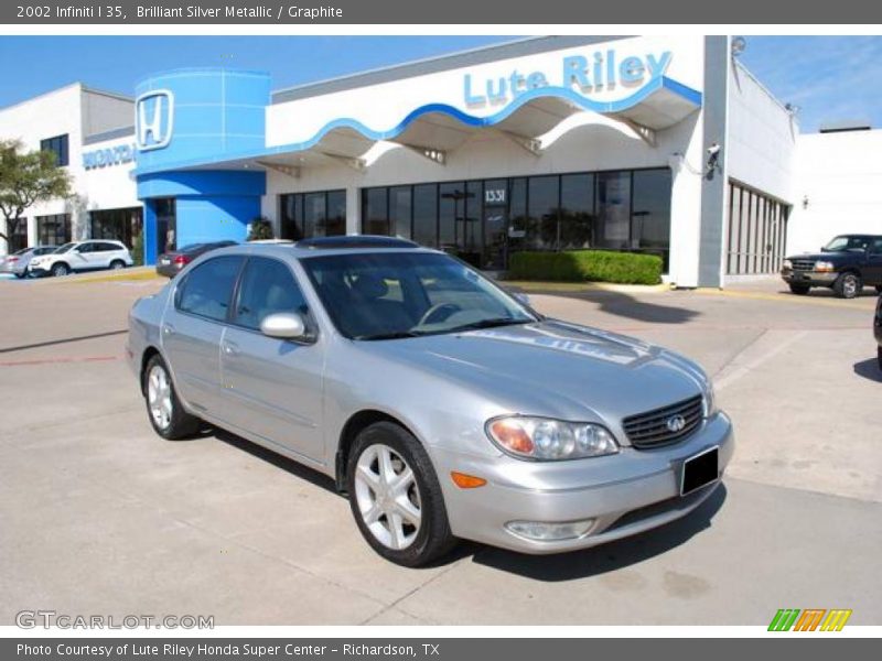 Brilliant Silver Metallic / Graphite 2002 Infiniti I 35