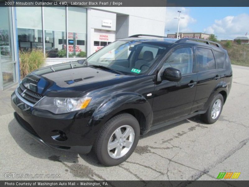 Labrador Black Pearl / Beige 2007 Mitsubishi Outlander LS 4WD