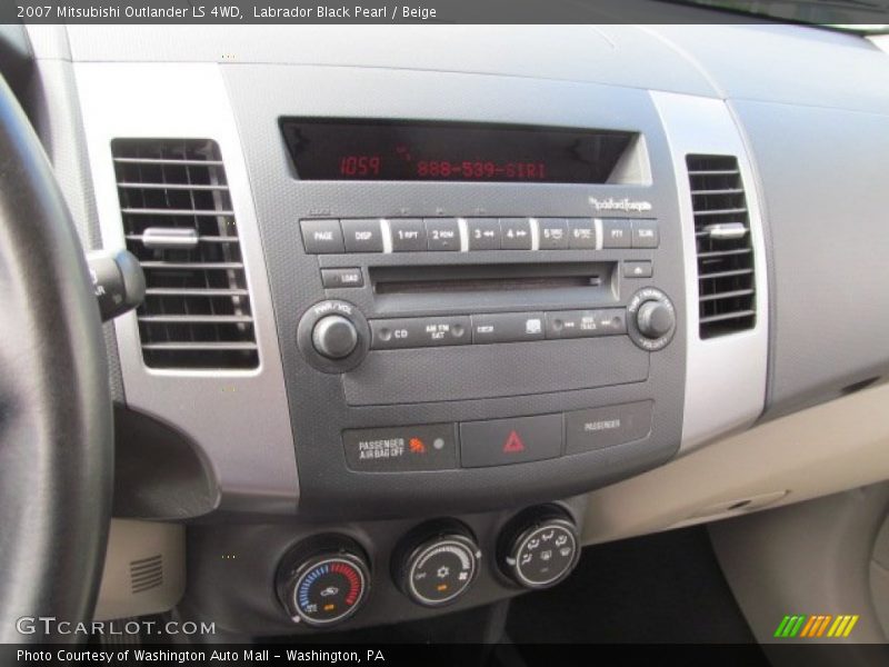 Labrador Black Pearl / Beige 2007 Mitsubishi Outlander LS 4WD