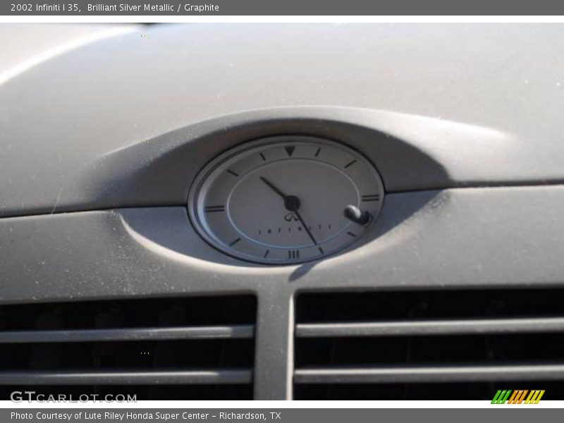 Brilliant Silver Metallic / Graphite 2002 Infiniti I 35