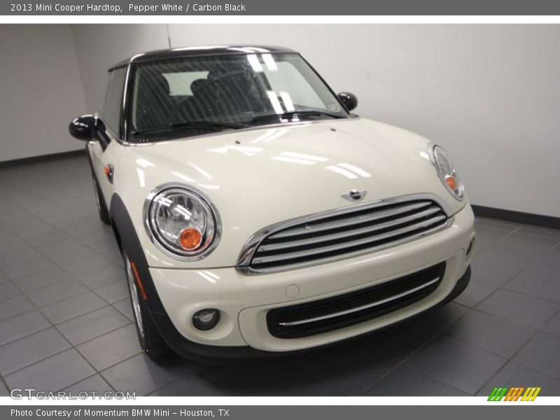 Pepper White / Carbon Black 2013 Mini Cooper Hardtop