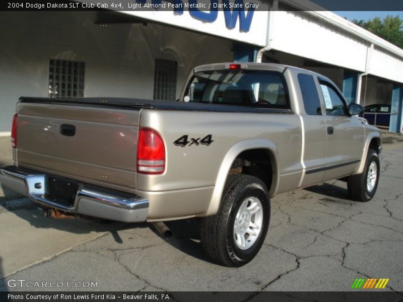 Light Almond Pearl Metallic / Dark Slate Gray 2004 Dodge Dakota SLT Club Cab 4x4