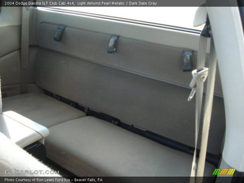 Light Almond Pearl Metallic / Dark Slate Gray 2004 Dodge Dakota SLT Club Cab 4x4