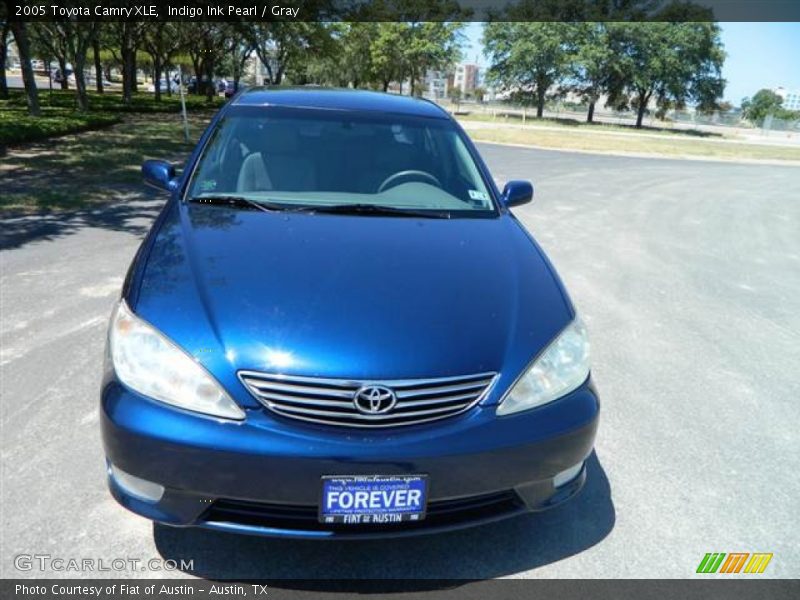 Indigo Ink Pearl / Gray 2005 Toyota Camry XLE