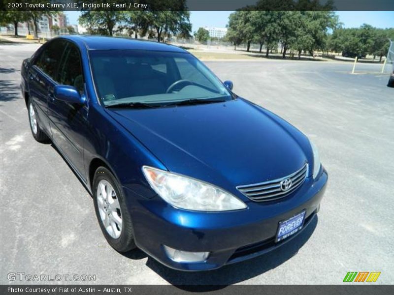 Indigo Ink Pearl / Gray 2005 Toyota Camry XLE