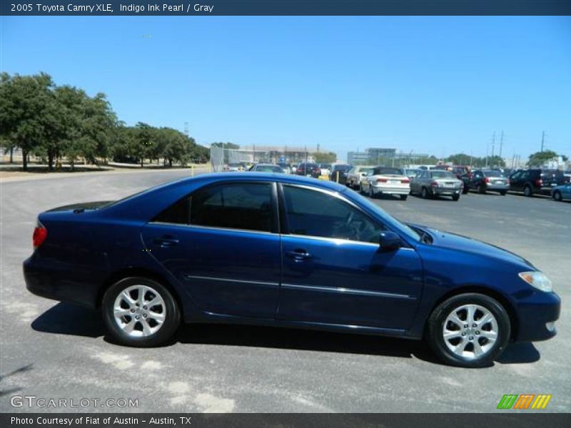 Indigo Ink Pearl / Gray 2005 Toyota Camry XLE