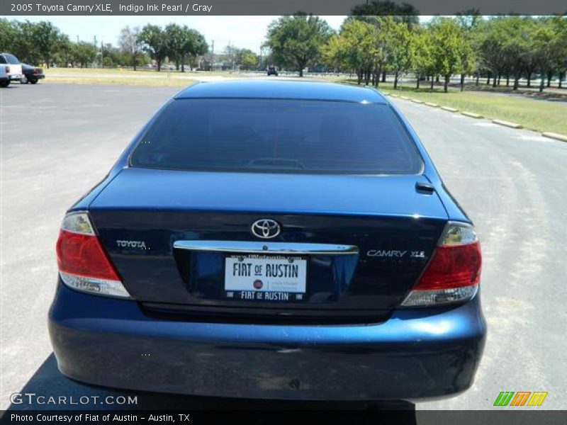 Indigo Ink Pearl / Gray 2005 Toyota Camry XLE