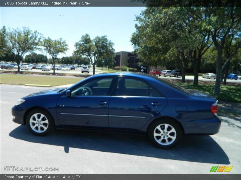 Indigo Ink Pearl / Gray 2005 Toyota Camry XLE