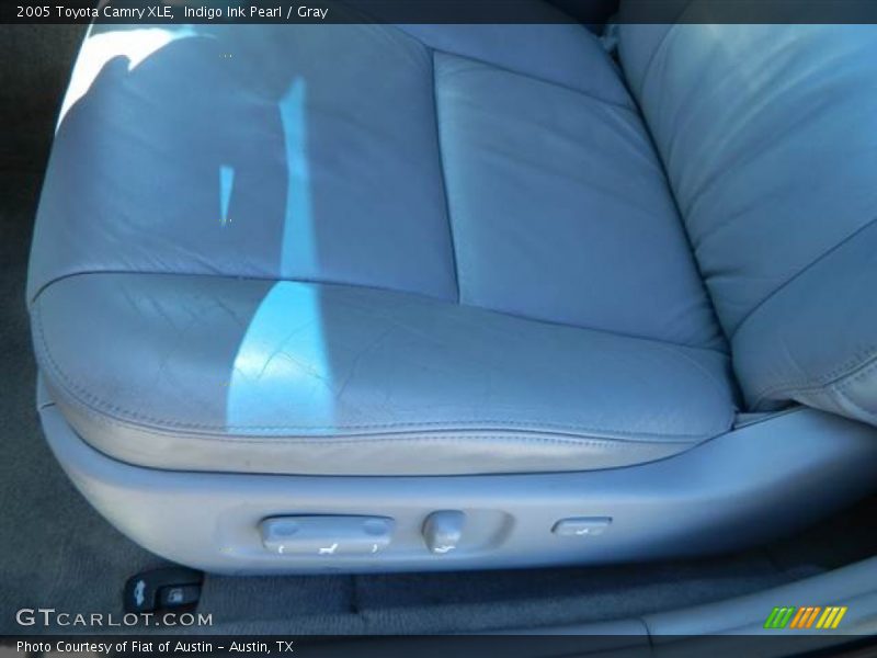 Indigo Ink Pearl / Gray 2005 Toyota Camry XLE