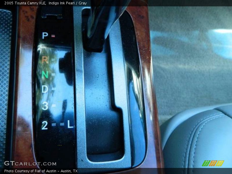 Indigo Ink Pearl / Gray 2005 Toyota Camry XLE