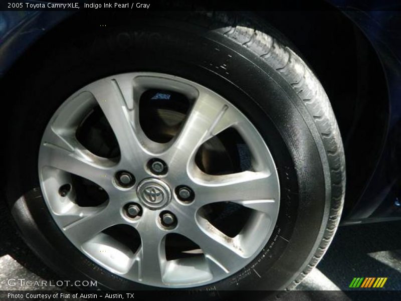Indigo Ink Pearl / Gray 2005 Toyota Camry XLE