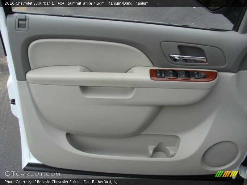 Summit White / Light Titanium/Dark Titanium 2010 Chevrolet Suburban LT 4x4