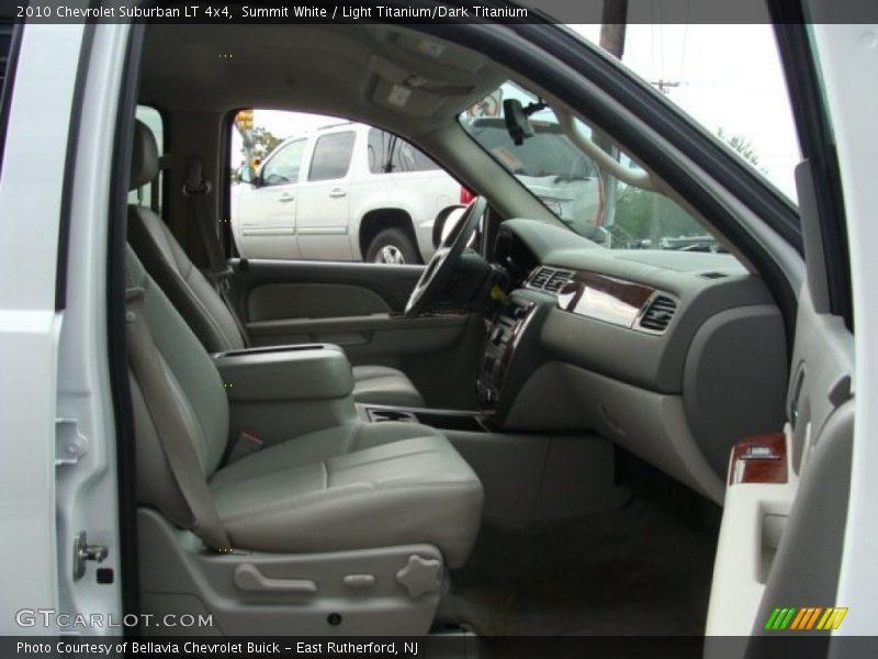 Summit White / Light Titanium/Dark Titanium 2010 Chevrolet Suburban LT 4x4