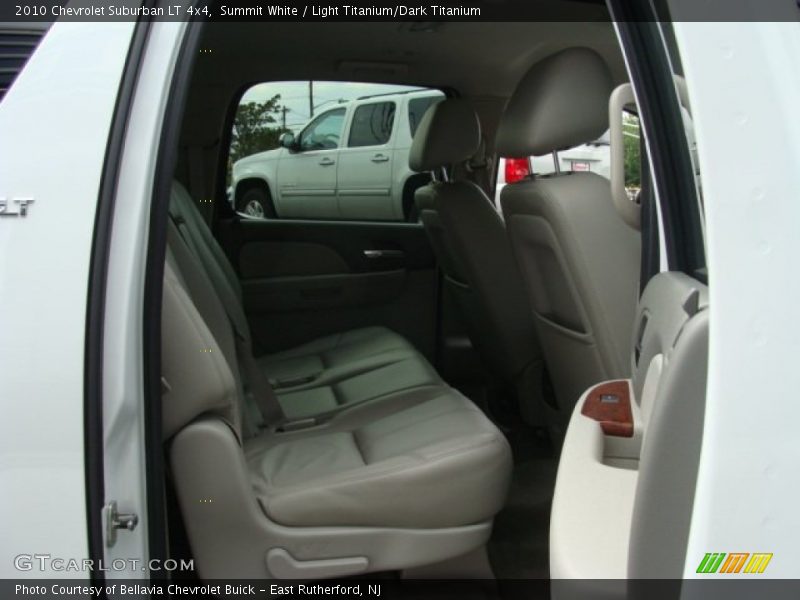 Summit White / Light Titanium/Dark Titanium 2010 Chevrolet Suburban LT 4x4