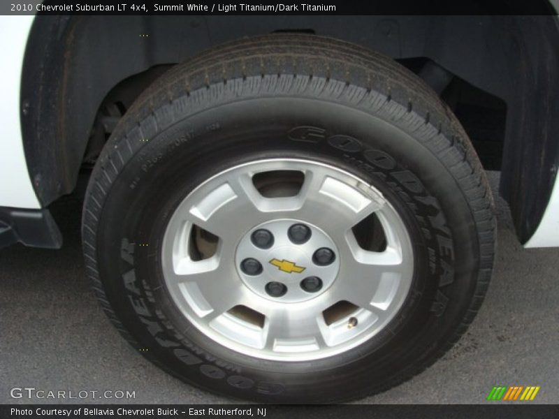 Summit White / Light Titanium/Dark Titanium 2010 Chevrolet Suburban LT 4x4