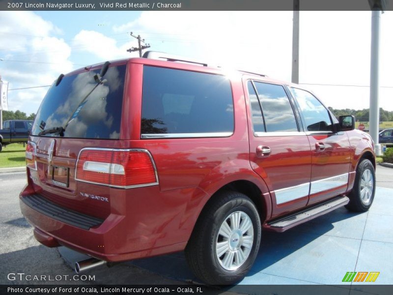 Vivid Red Metallic / Charcoal 2007 Lincoln Navigator Luxury