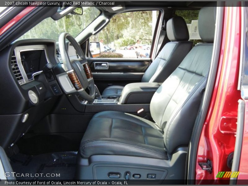 Vivid Red Metallic / Charcoal 2007 Lincoln Navigator Luxury
