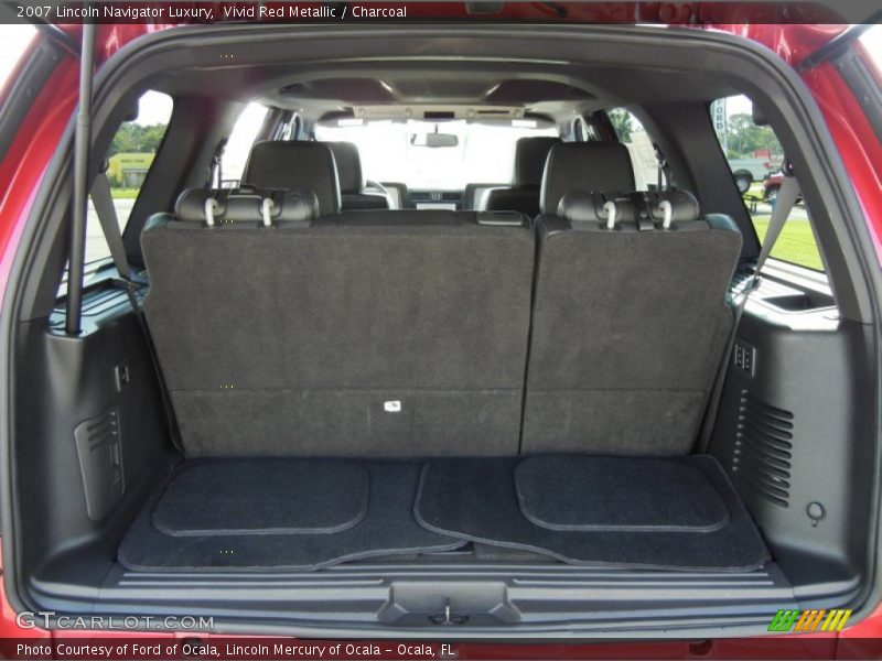 Vivid Red Metallic / Charcoal 2007 Lincoln Navigator Luxury