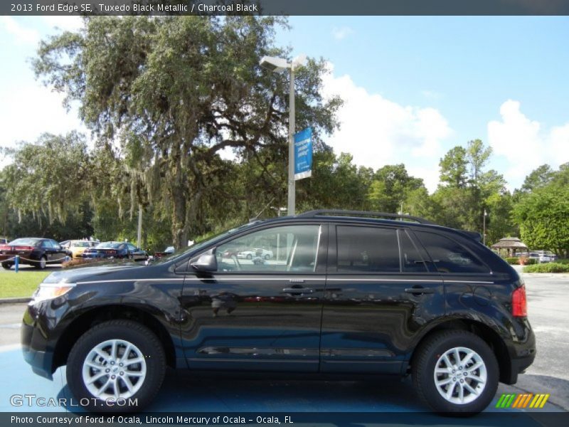 Tuxedo Black Metallic / Charcoal Black 2013 Ford Edge SE