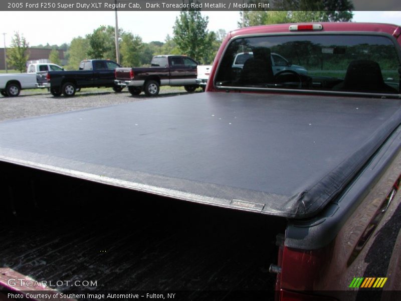 Dark Toreador Red Metallic / Medium Flint 2005 Ford F250 Super Duty XLT Regular Cab