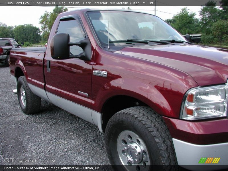 Dark Toreador Red Metallic / Medium Flint 2005 Ford F250 Super Duty XLT Regular Cab