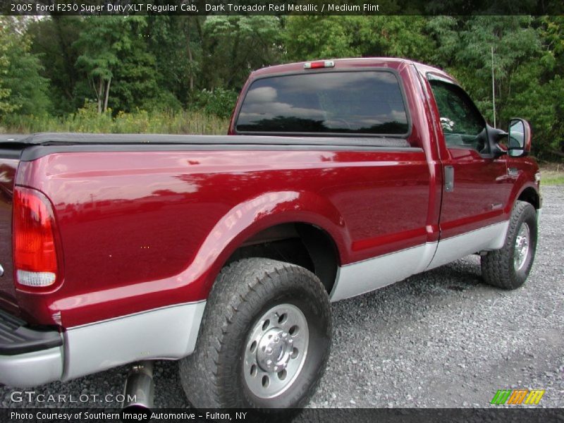 Dark Toreador Red Metallic / Medium Flint 2005 Ford F250 Super Duty XLT Regular Cab