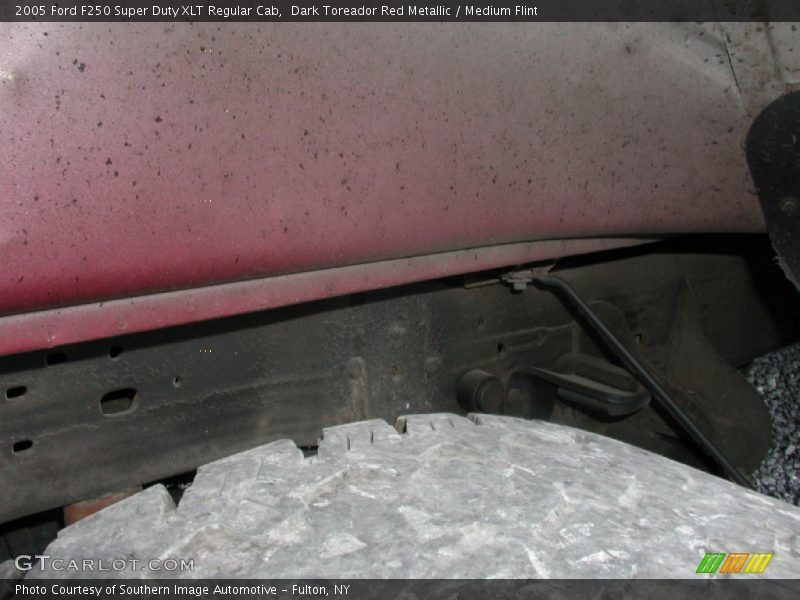 Dark Toreador Red Metallic / Medium Flint 2005 Ford F250 Super Duty XLT Regular Cab