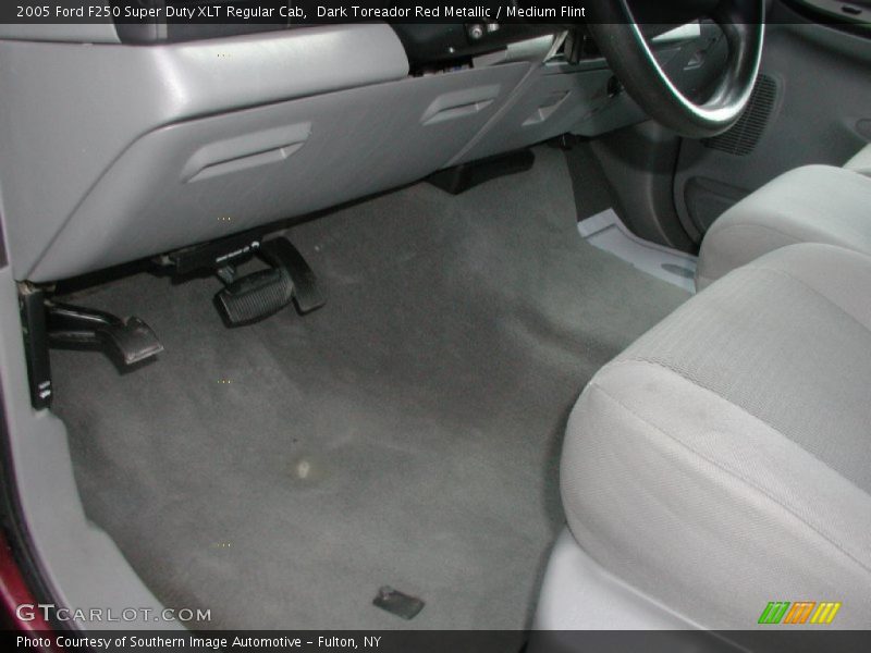 Dark Toreador Red Metallic / Medium Flint 2005 Ford F250 Super Duty XLT Regular Cab