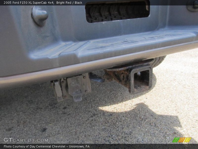 Bright Red / Black 2005 Ford F150 XL SuperCab 4x4