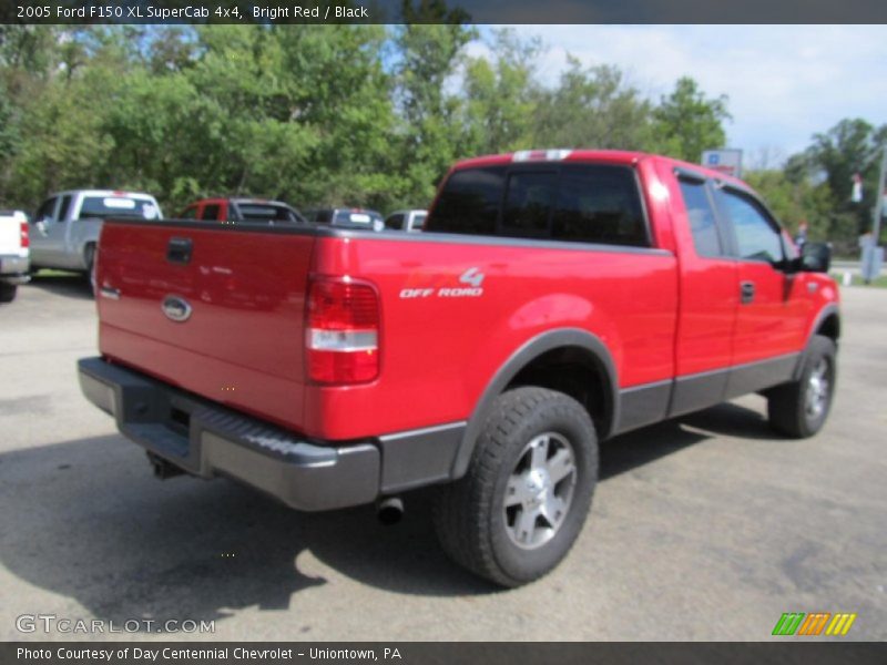 Bright Red / Black 2005 Ford F150 XL SuperCab 4x4