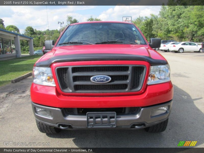 Bright Red / Black 2005 Ford F150 XL SuperCab 4x4