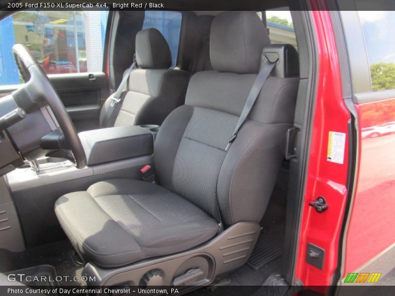 Bright Red / Black 2005 Ford F150 XL SuperCab 4x4