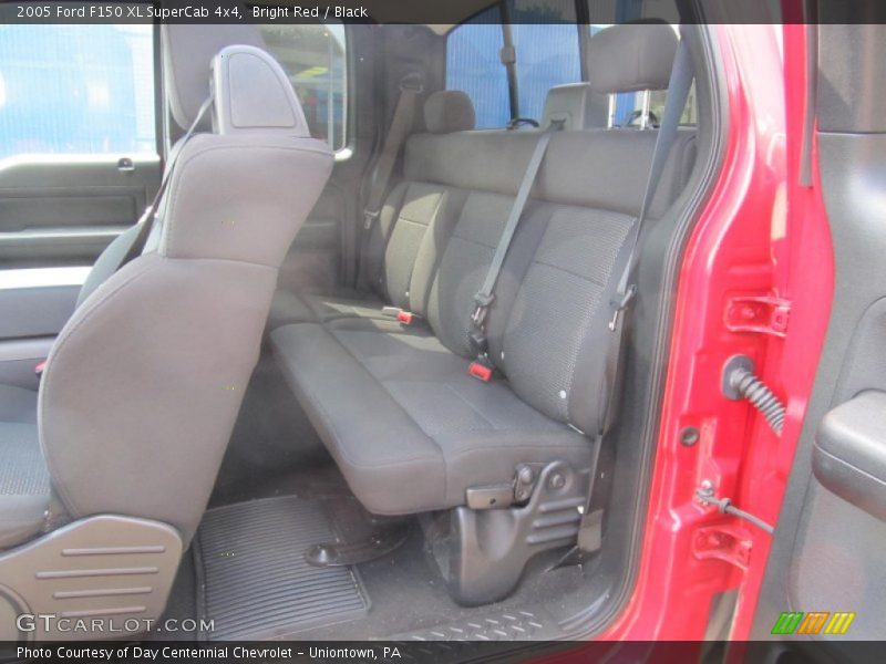 Bright Red / Black 2005 Ford F150 XL SuperCab 4x4