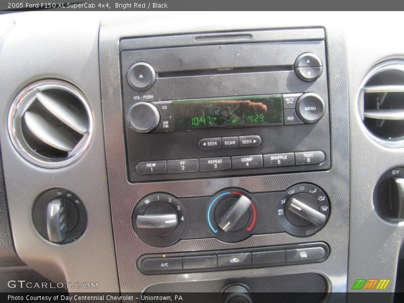 Bright Red / Black 2005 Ford F150 XL SuperCab 4x4