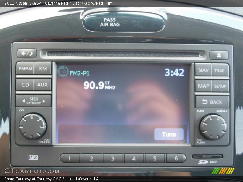 Cayenne Red / Black/Red w/Red Trim 2011 Nissan Juke SV