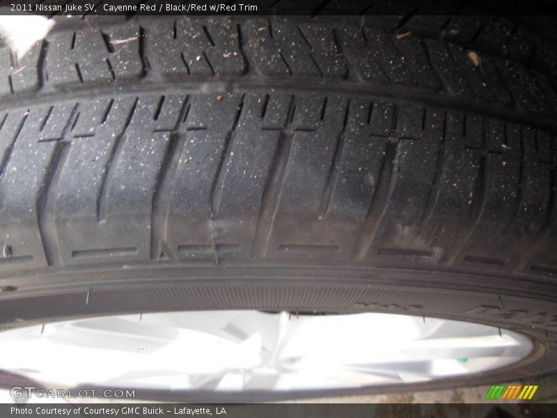 Cayenne Red / Black/Red w/Red Trim 2011 Nissan Juke SV