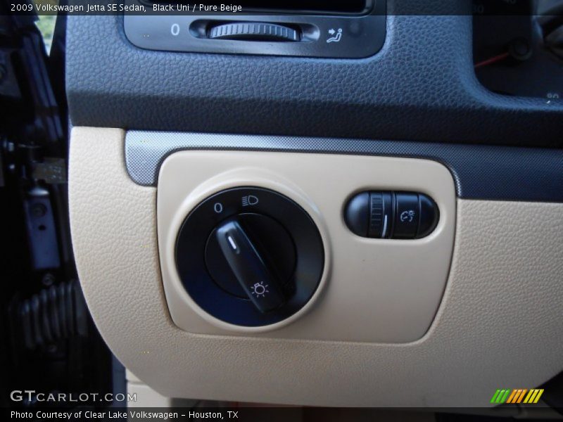 Black Uni / Pure Beige 2009 Volkswagen Jetta SE Sedan