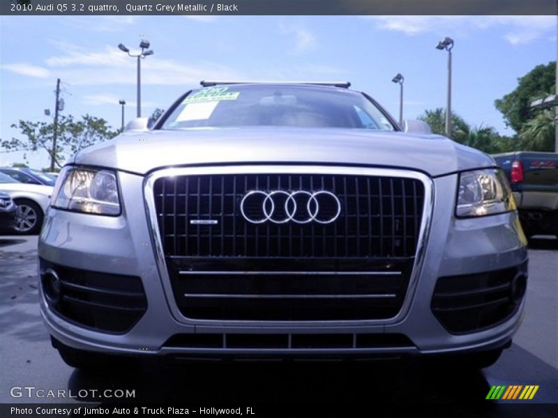 Quartz Grey Metallic / Black 2010 Audi Q5 3.2 quattro