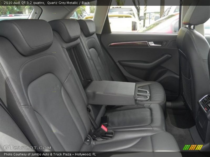 Quartz Grey Metallic / Black 2010 Audi Q5 3.2 quattro