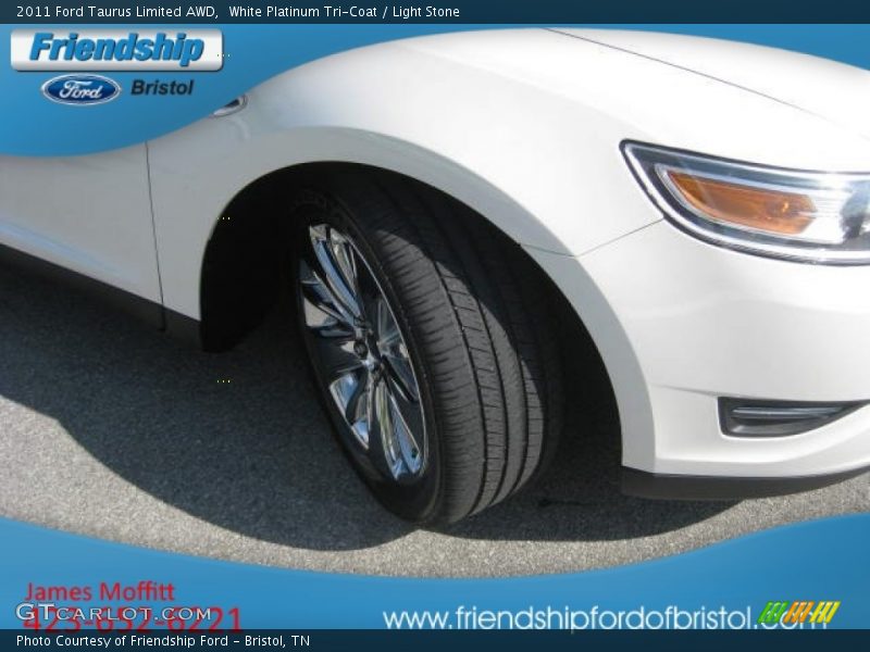 White Platinum Tri-Coat / Light Stone 2011 Ford Taurus Limited AWD