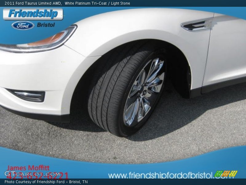White Platinum Tri-Coat / Light Stone 2011 Ford Taurus Limited AWD