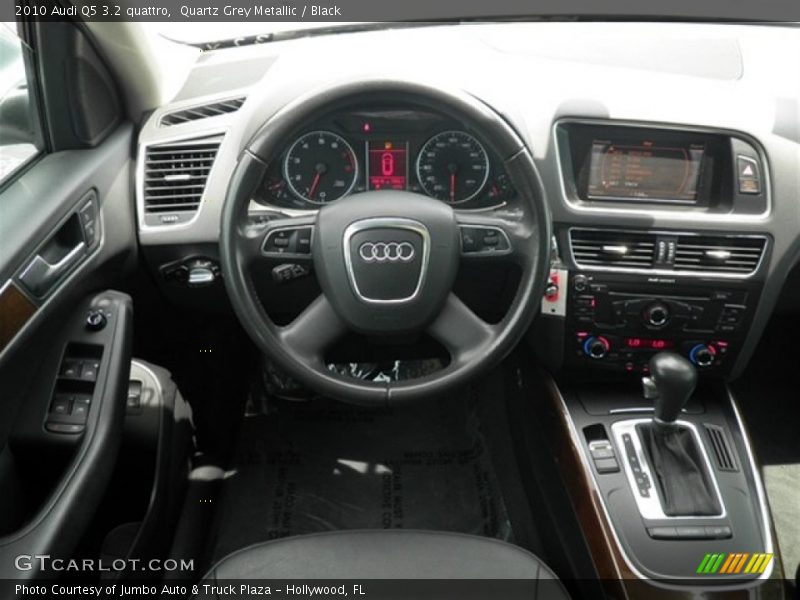 Quartz Grey Metallic / Black 2010 Audi Q5 3.2 quattro