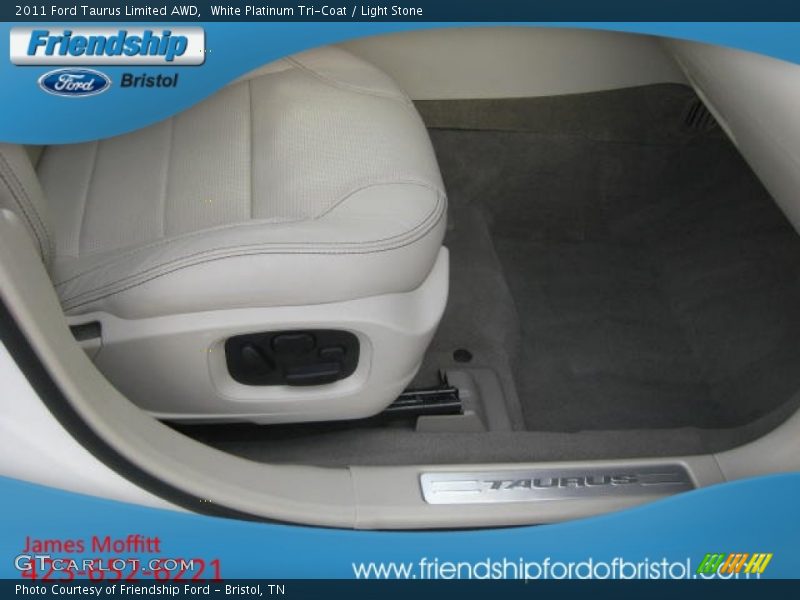 White Platinum Tri-Coat / Light Stone 2011 Ford Taurus Limited AWD
