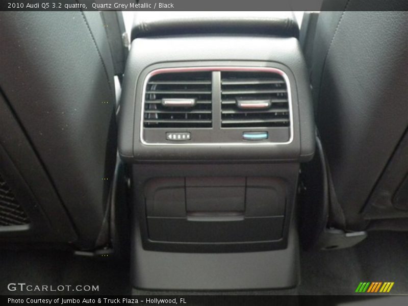 Quartz Grey Metallic / Black 2010 Audi Q5 3.2 quattro